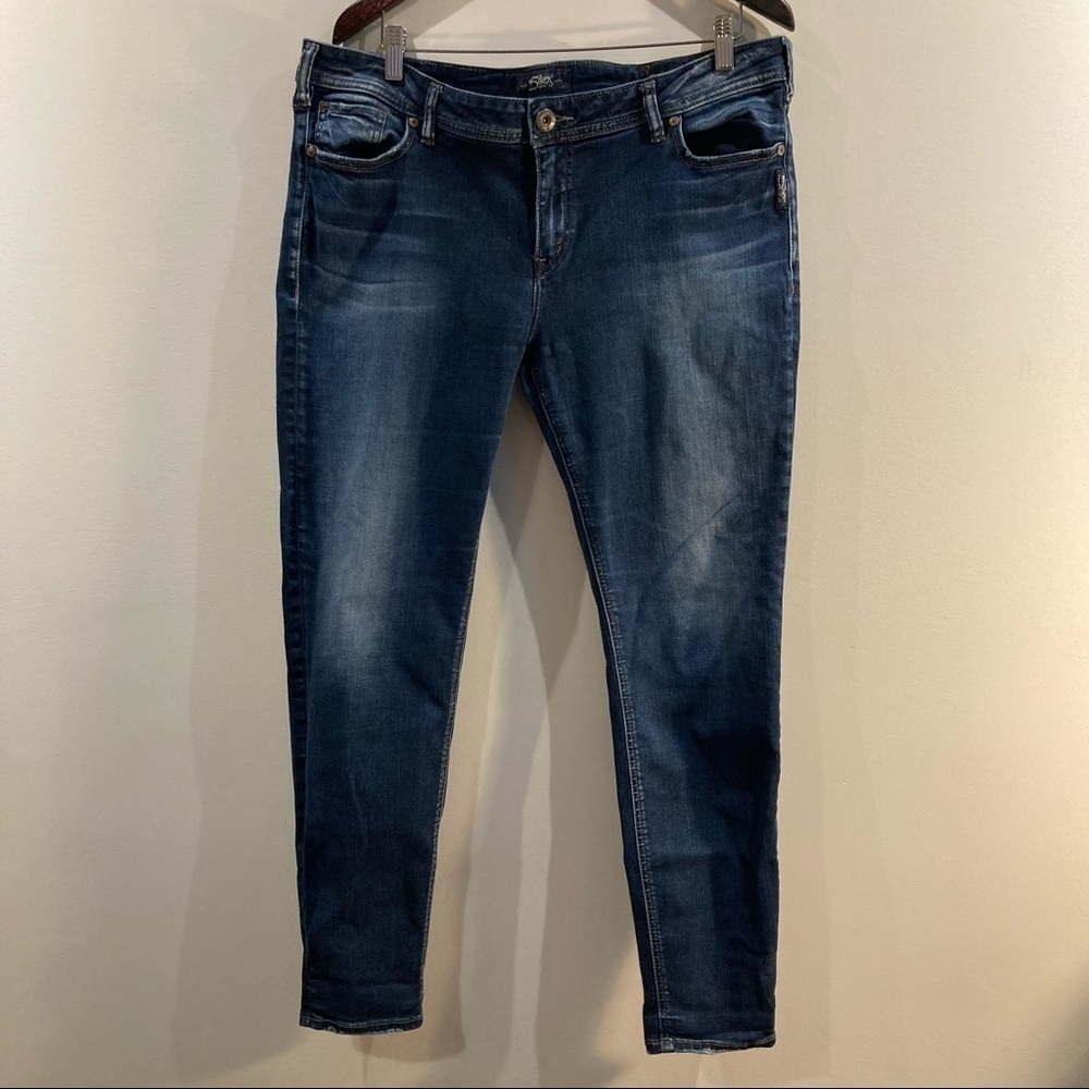 SILVER Jeans 36 x 31 Suki Denimotion Mid-rise Super Skinny Mid wash Jeans
